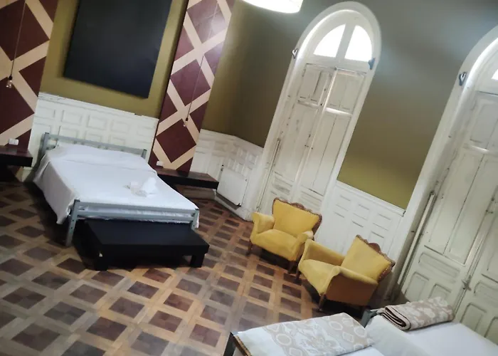 Happy House Hostel